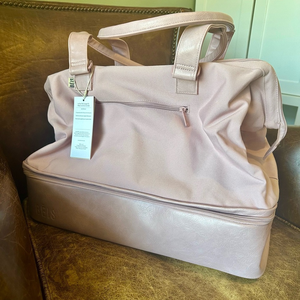 BEIS Convertible Weekender Bag NWT one dent